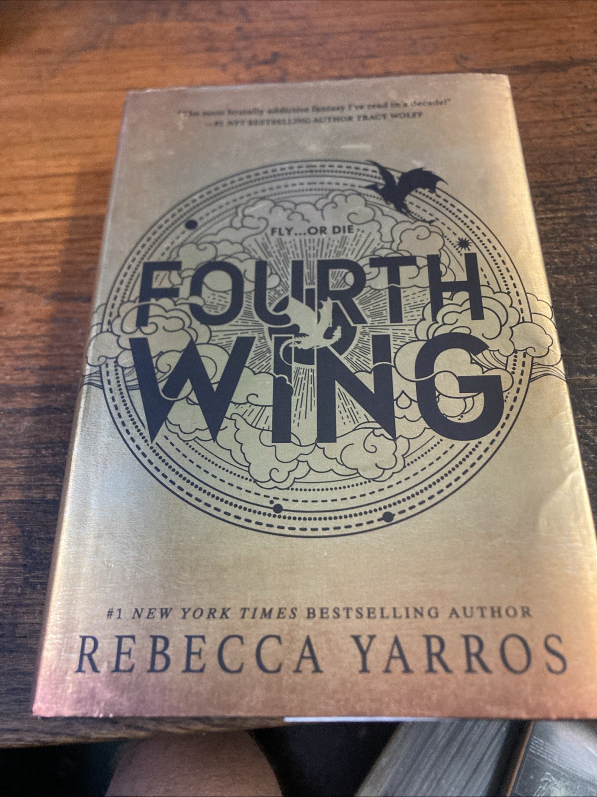 Fourth Wing (Standard Edition) (The Empyrean, 1)